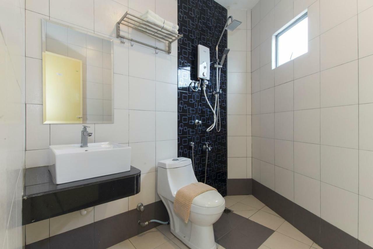 Central Hotel Bahau Екстер'єр фото